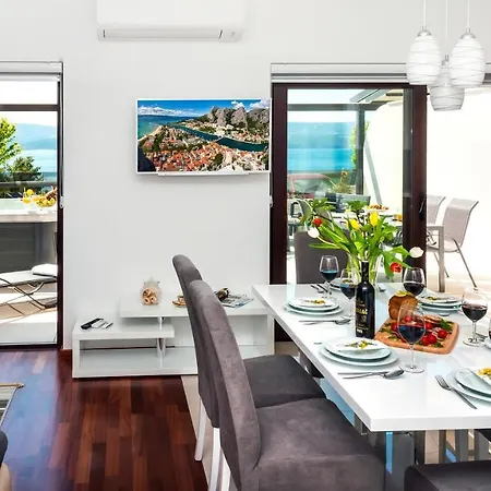 Adria Croatica * ロクヴァ・ロゴズニツァ